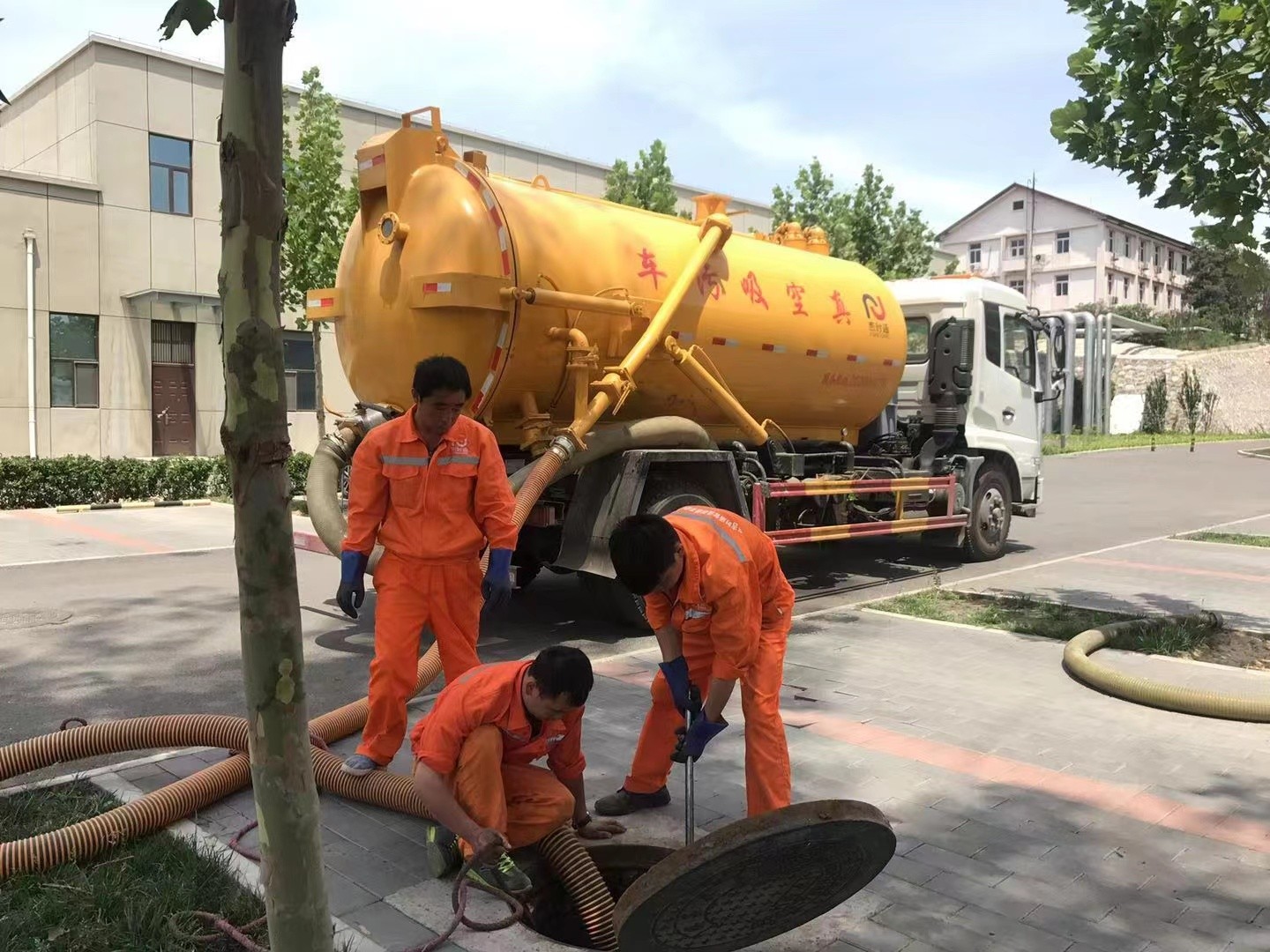 邹城化粪池清理与5-8吨吸粪车施工效率分析